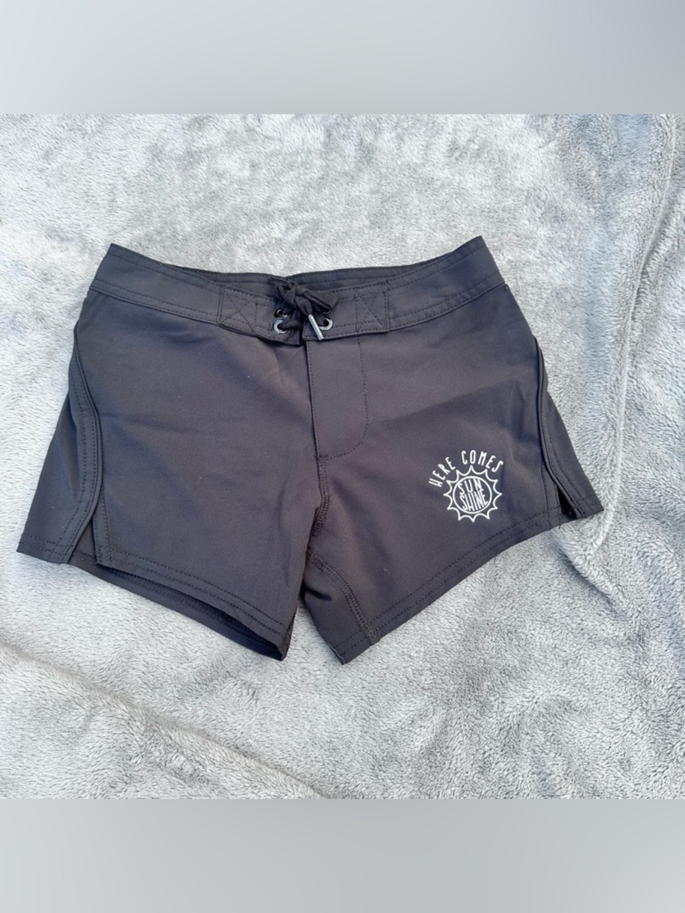 NWOT! Billabong Girls “Here Comes the Sun” Swim Board Shorts - Girls Size 6